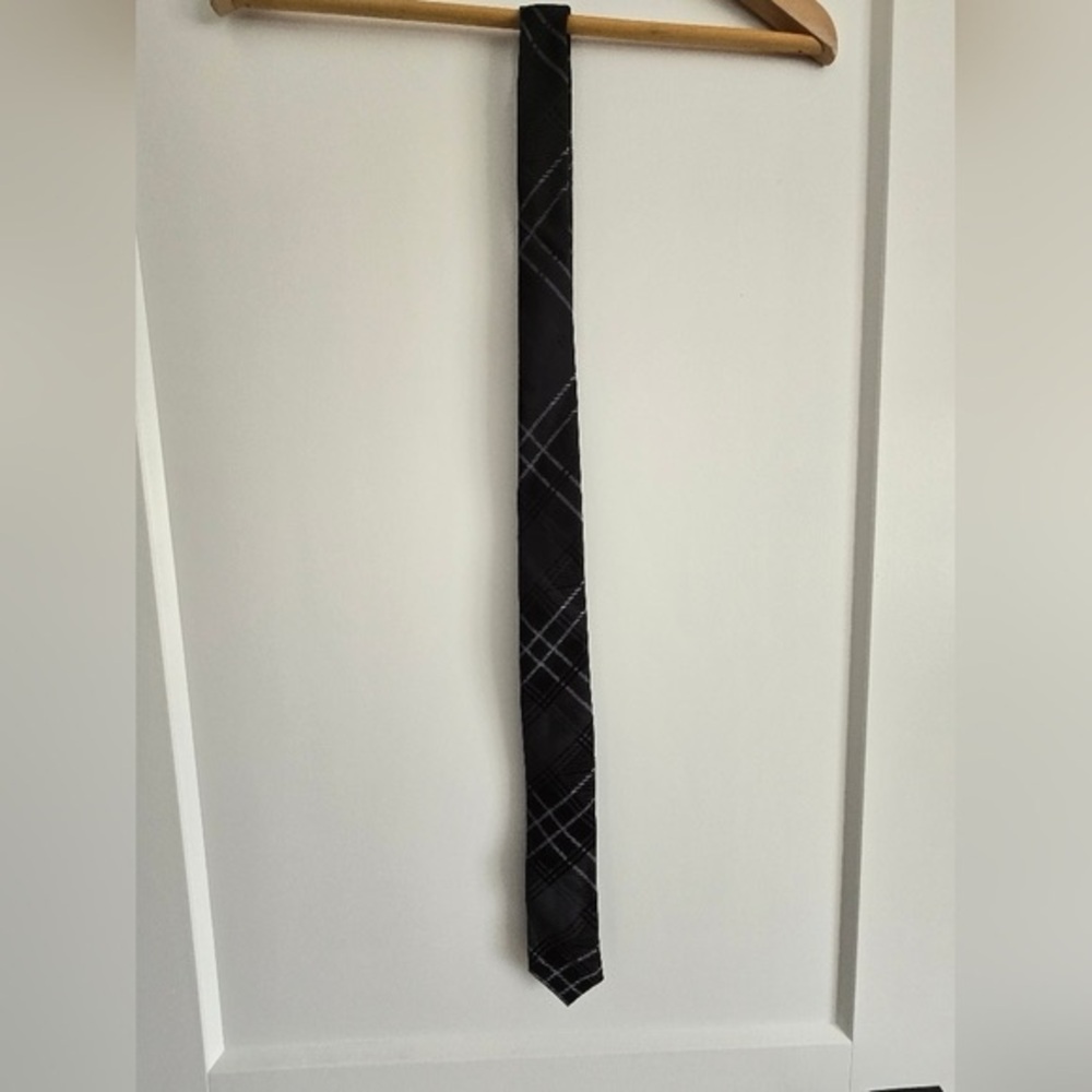 JF J  Ferrar Mens Black And Grey Polyester Tie